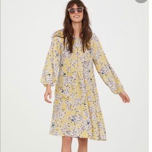 Women’s H&M floral textured woven dress Sz 8